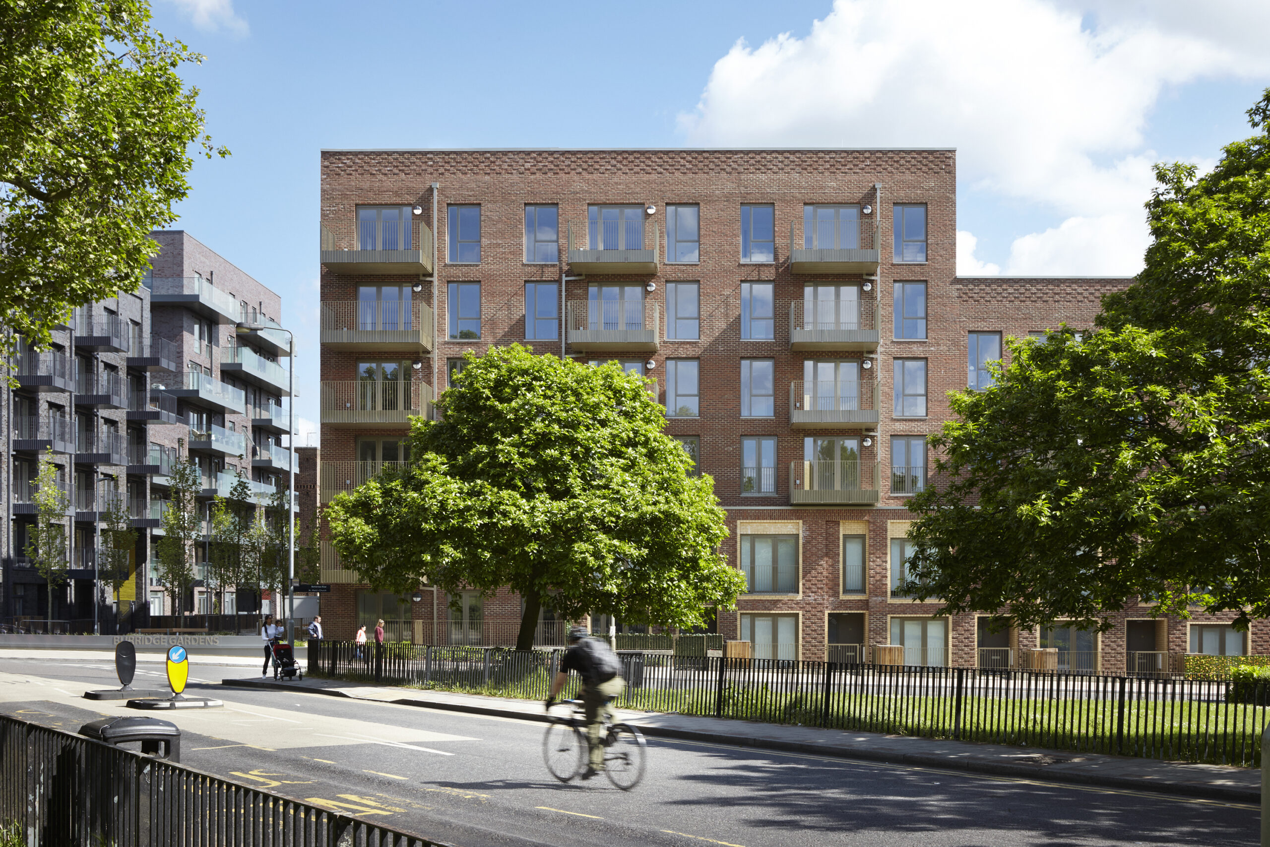 Hawkins Brown - Burridge Gardens - The Avenue’s southern entrance opening onto Wandsworth Common