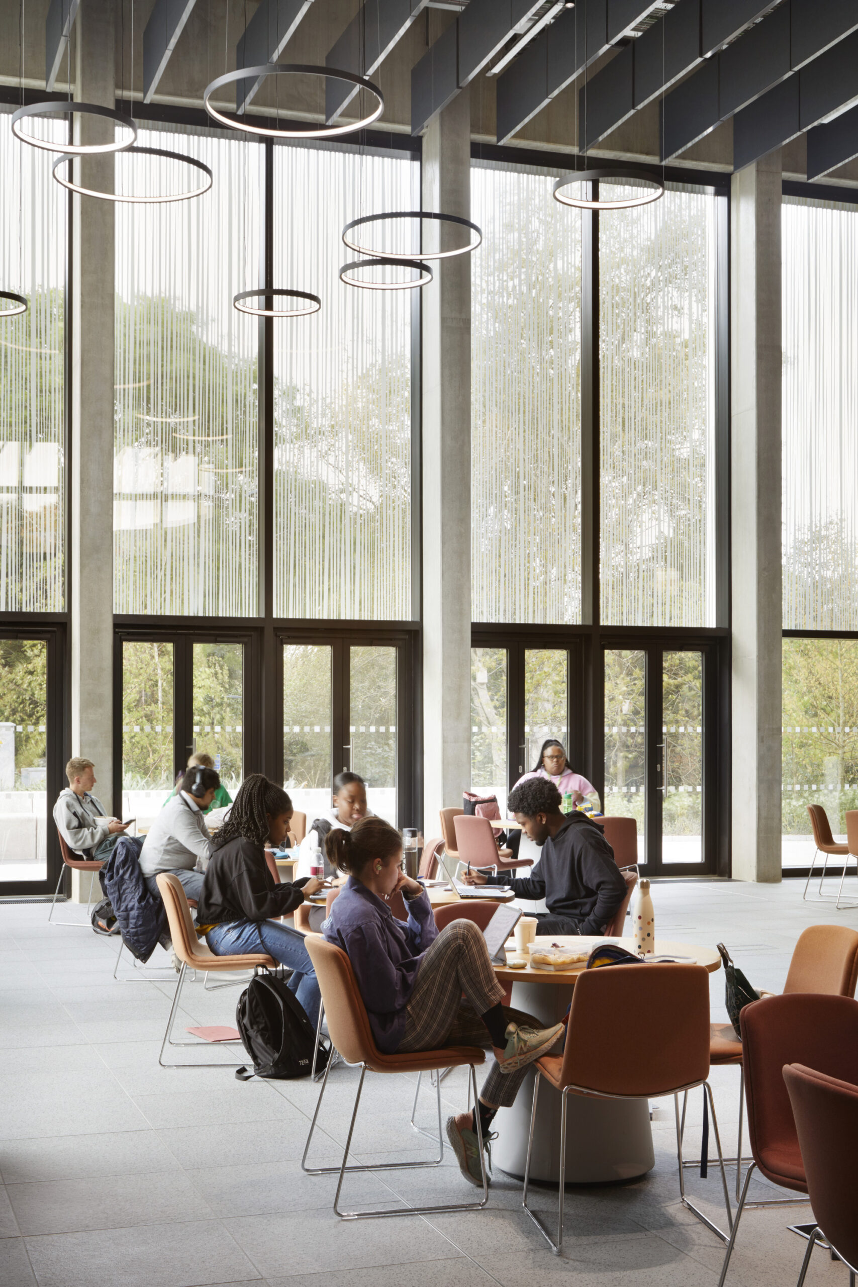 Hawkins Brown - Interdisciplinary Biomedical Research Building - Interior - Students studying